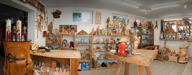 Geschenksstadl - Holzschnitzereien & Mineralien in Haus im Ennstal