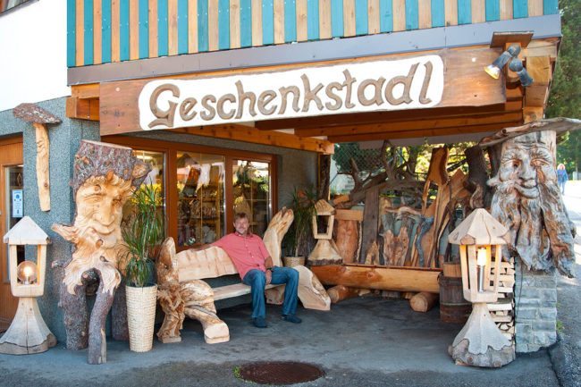 Geschenksstadl - Holzschnitzereien & Mineralien in Haus im Ennstal